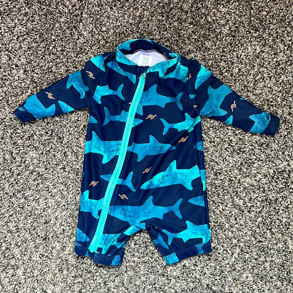 LIKE NEW-Carter’s 3 month swim rashguard